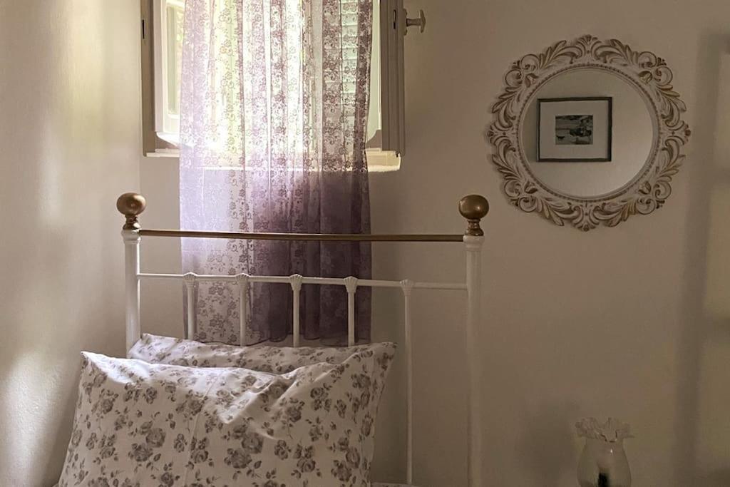 Siora Nina Charming Stone House Near Agios Gordios Villa Sinarades ภายนอก รูปภาพ