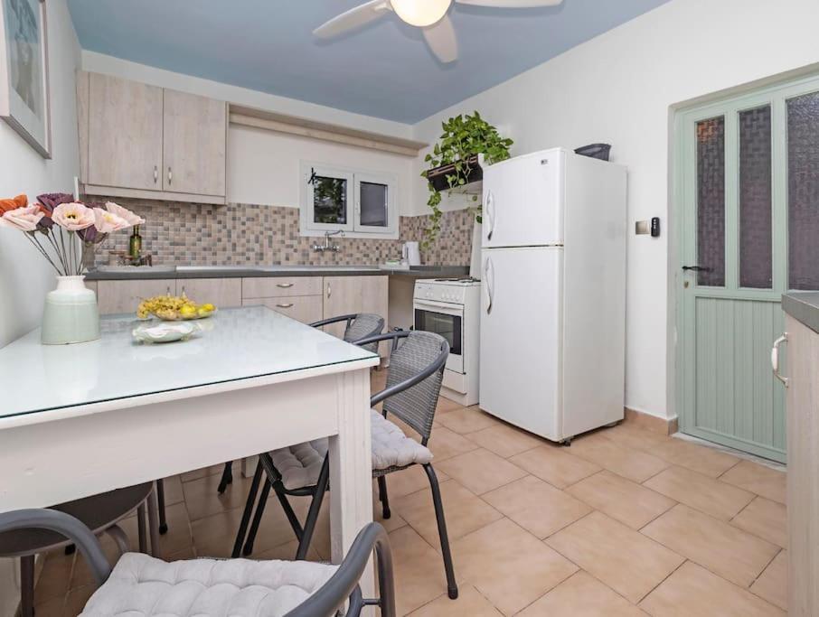 Siora Nina Charming Stone House Near Agios Gordios Villa Sinarades ภายนอก รูปภาพ