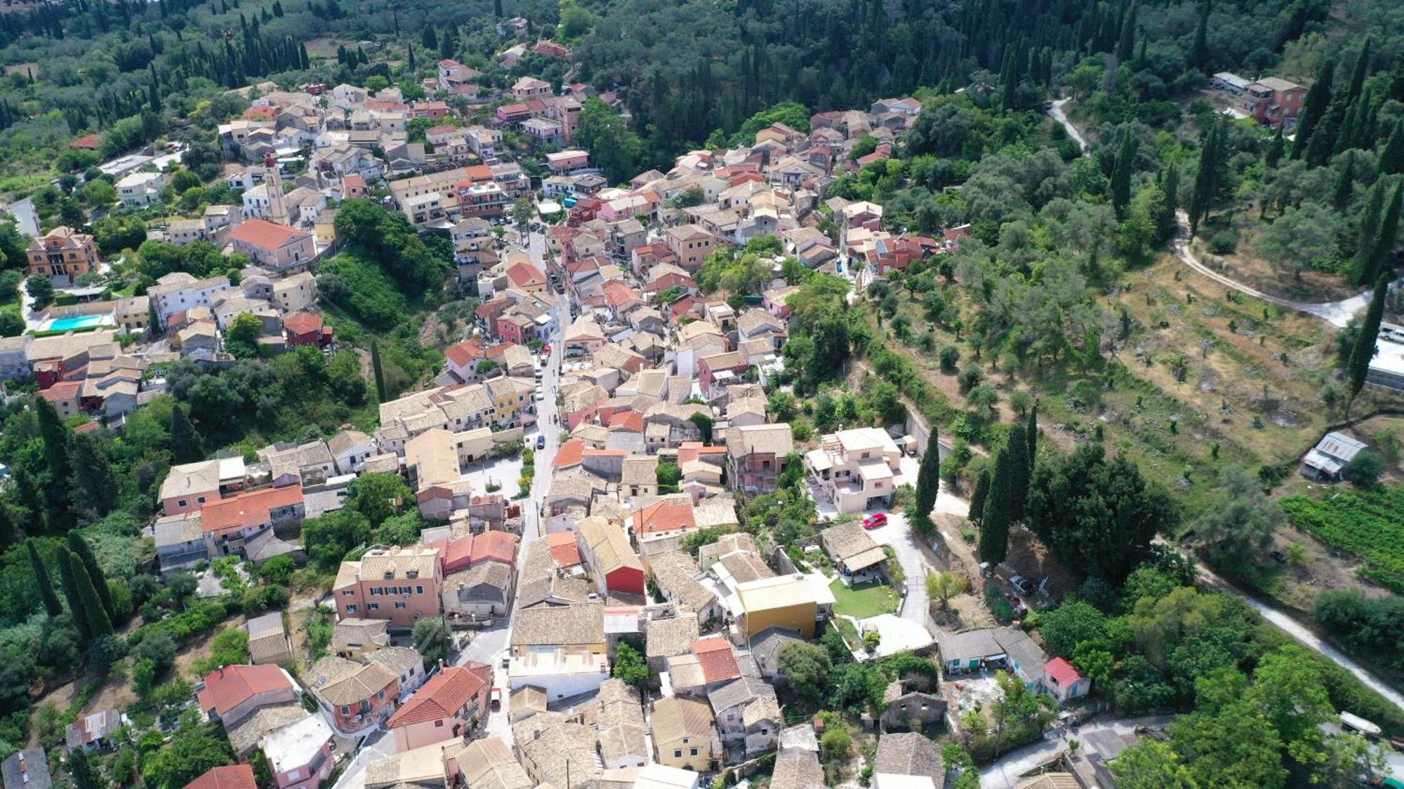 Siora Nina Charming Stone House Near Agios Gordios Villa Sinarades ภายนอก รูปภาพ
